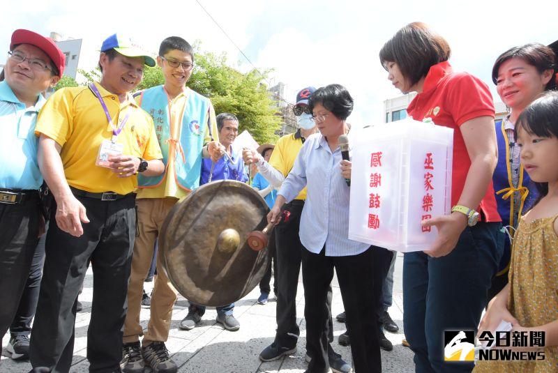 ▲彰化縣長王惠美為women38公益市集二手義賣開鑼。（圖／記者陳雅芳攝，2020.06.26）