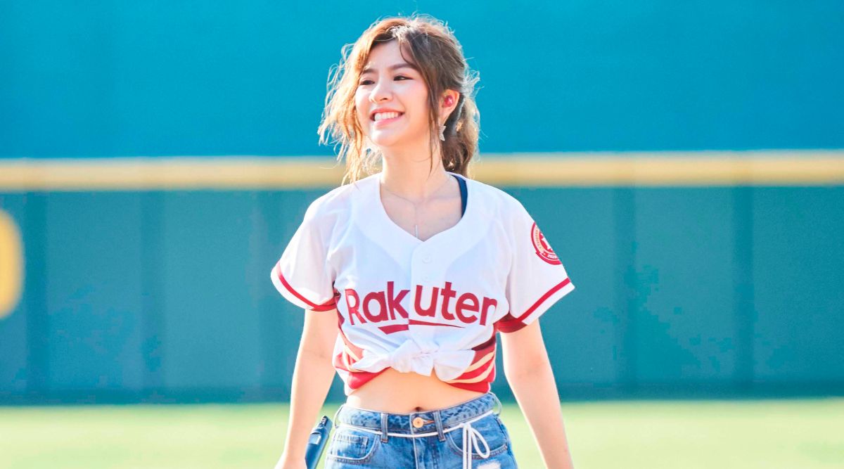 ▲關詩敏開球好清涼。（圖／亞神音樂）