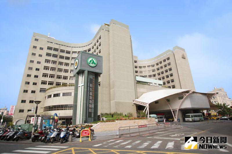 ▲中槍的楊姓偵查佐被送彰化基督教醫院救治。(圖/記者陳雅芳攝,2020.06.28)