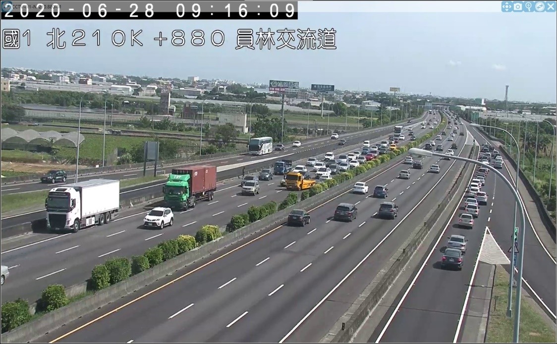 ▲今日9時16分於國1南向210.6公里處發生追撞事故，占用內線車道，造成後方車流回堵1公里。（圖／高公局）