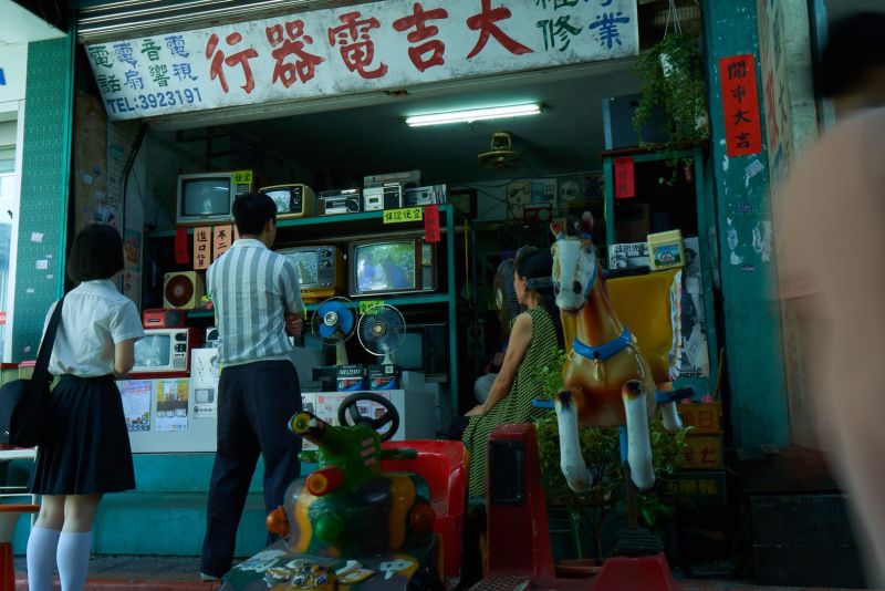 ▲「家‧如常」品牌形象影片凸顯出台灣被世界孤立卻堅毅不拔的精神。(圖/中信提供)