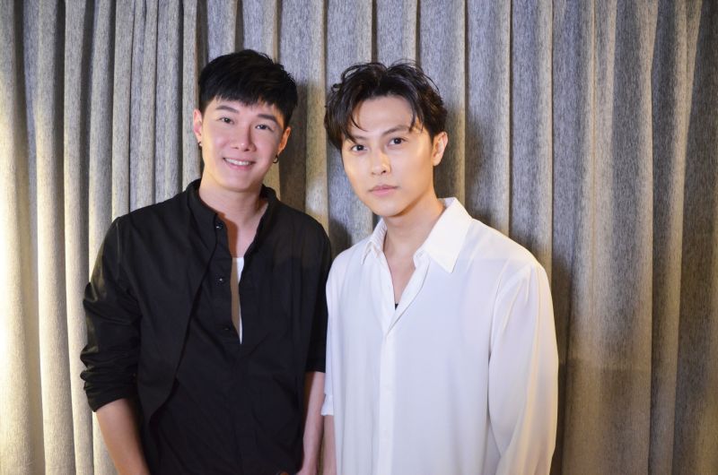 ▲張與辰(左)、王子邱勝翊一起合唱韓劇OST組曲。(圖/種子音樂提供)