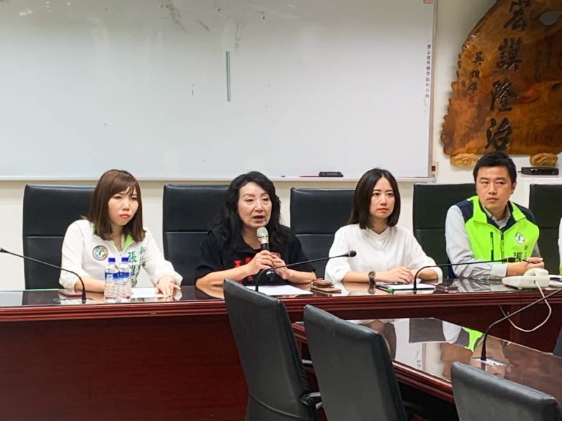 ▲新北市議員疾呼市府建立監管雲」記者會,要求市府立即針對托嬰中心監視器影像遭刪除情形透過監管雲雲端貯存亡羊補牢。(圖/記者宋原彰攝,2020.06.29)