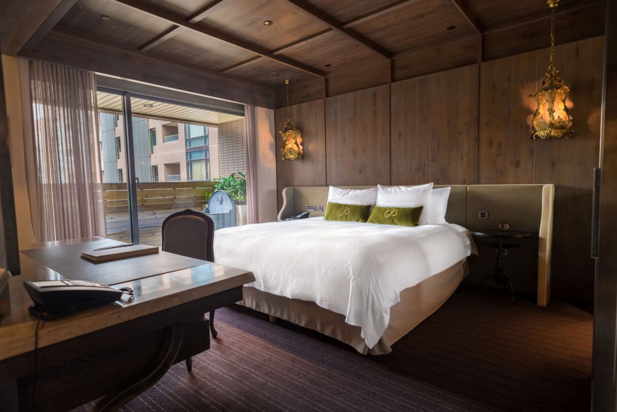 ▲國旅振興方案於7月15上路，許多民眾已經口耳相傳1300元的國旅住宿補助，不過此補助原定只有自由行每晚補助800元，需要符合其他加碼條件才可提升補助至1300元。（示意圖／君品酒店）