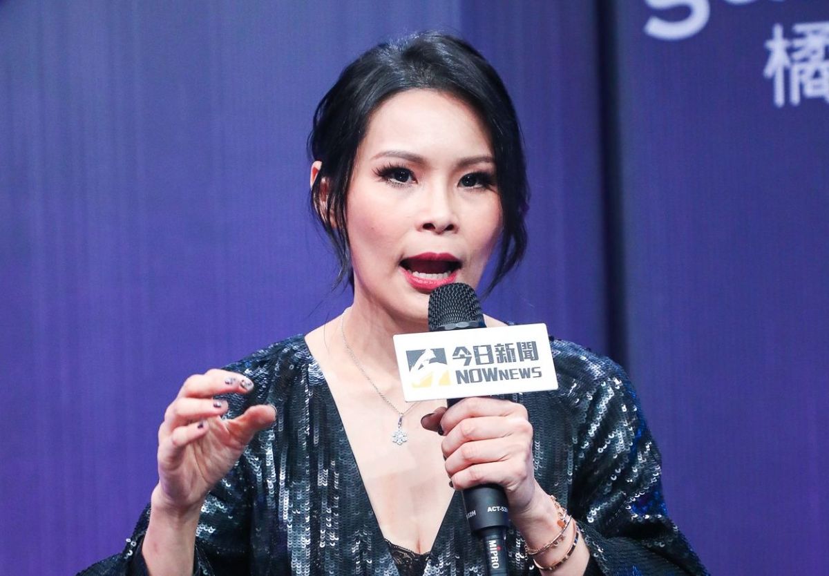 ▲周蕙獻絕招教唱《平民巨星》選手。（圖／特約記者林敬原攝）