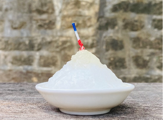 ▲淡古於去（108）年推出的主題商品「清冰蠟燭」以清法戰爭滬尾之役中的「清兵」為諧音設計，已熱賣超過600個（圖／淡古提供）