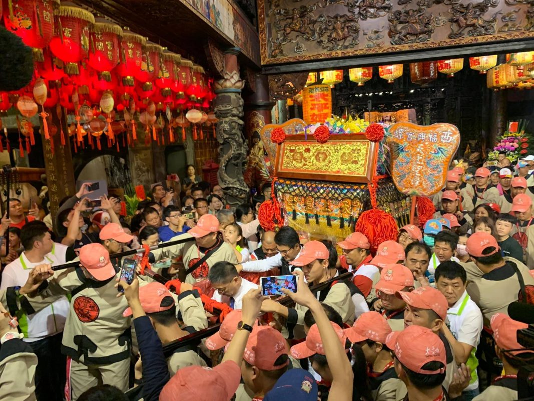 針對對於大甲媽遶境活動，指揮中心是否會要求延後或禁止舉辦？對此，指揮官陳時中以4字簡短回應。（示意圖／翻攝自大甲鎮瀾宮粉專）