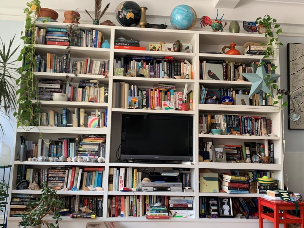 黑白貓躲在哪裡？國外女子下達挑戰書萬名網友找破頭！