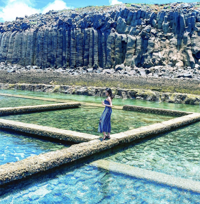 九孔瀑布 | Chixi Rock Waterfall (Courtesy of Instagram/@maimai_lin）