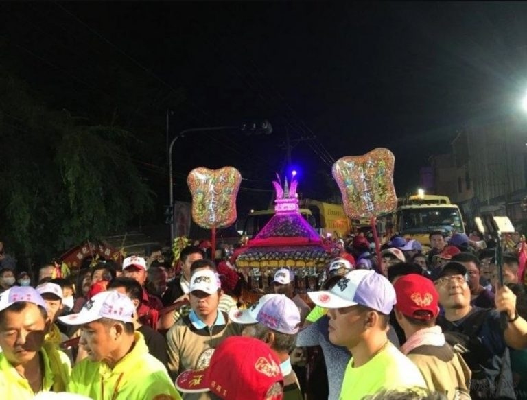 ▲大甲媽祖遶境進香（圖，2020年資照）和白沙屯媽祖進香，都是台灣重要的民俗活動。今年大甲媽在4月4日起駕，而白沙屯媽進香則在5月1日出發。（圖／NOWnews資料照）