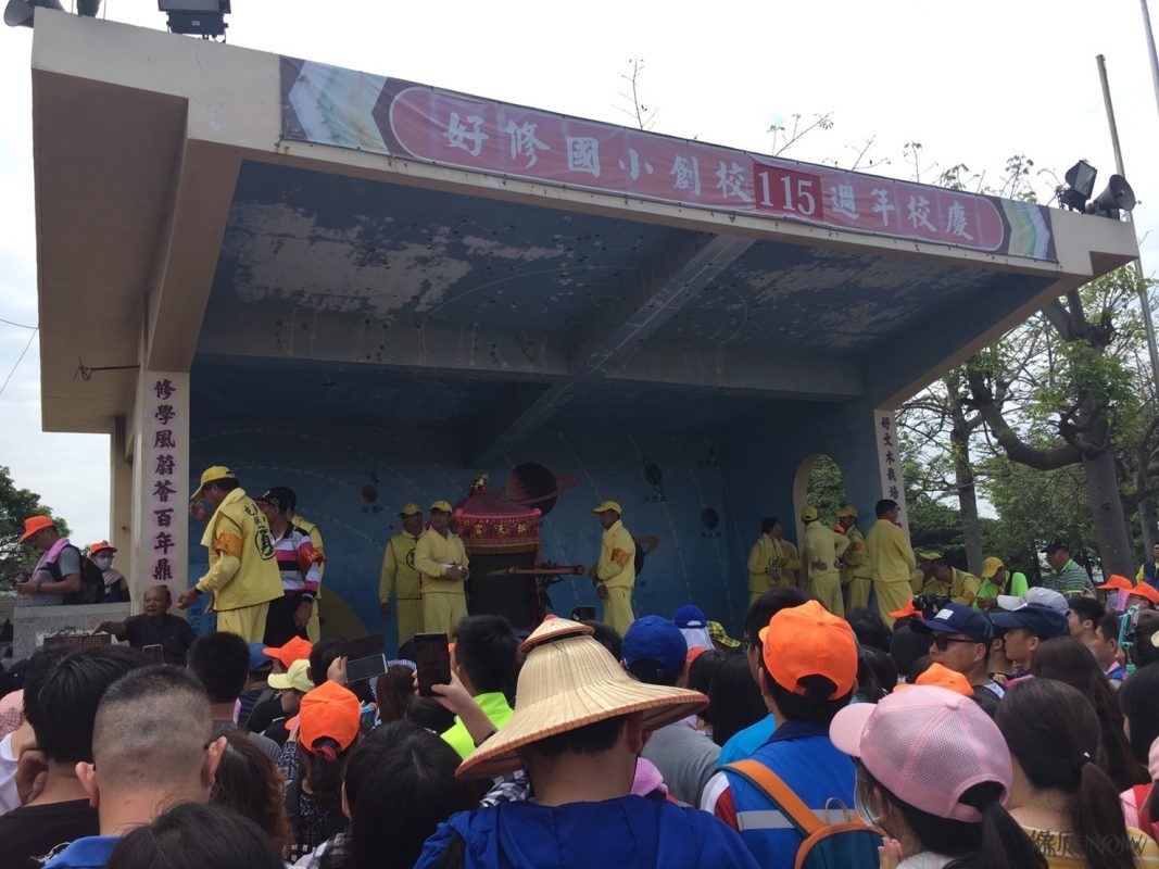 白沙屯媽祖停駕很常選擇學校。（圖／記者黃彥昇攝）