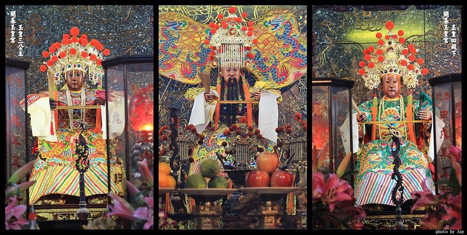 由右至左分別為玉皇四殿下、玉皇上帝、玉皇三公主。（圖／邱小傑授權。）