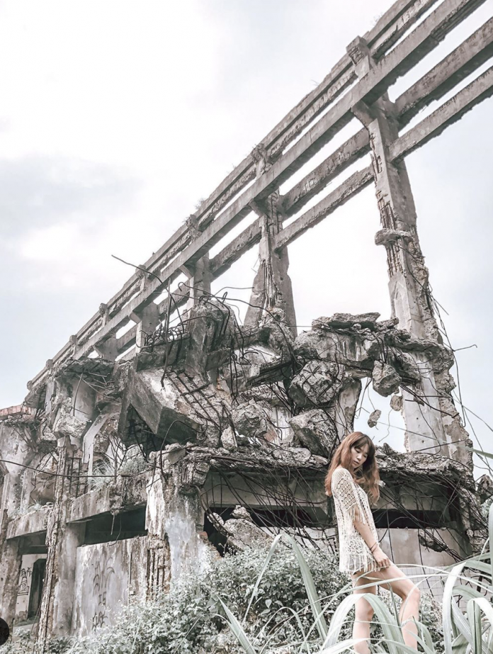 ▲廢棄造船廠榮登近年來最夯的外拍景點之一。｜The deserted shipyard has become one of Keelung’s most popular tourist destinations in recent years. (Courtesy of Instagram/@yilin_10101010)