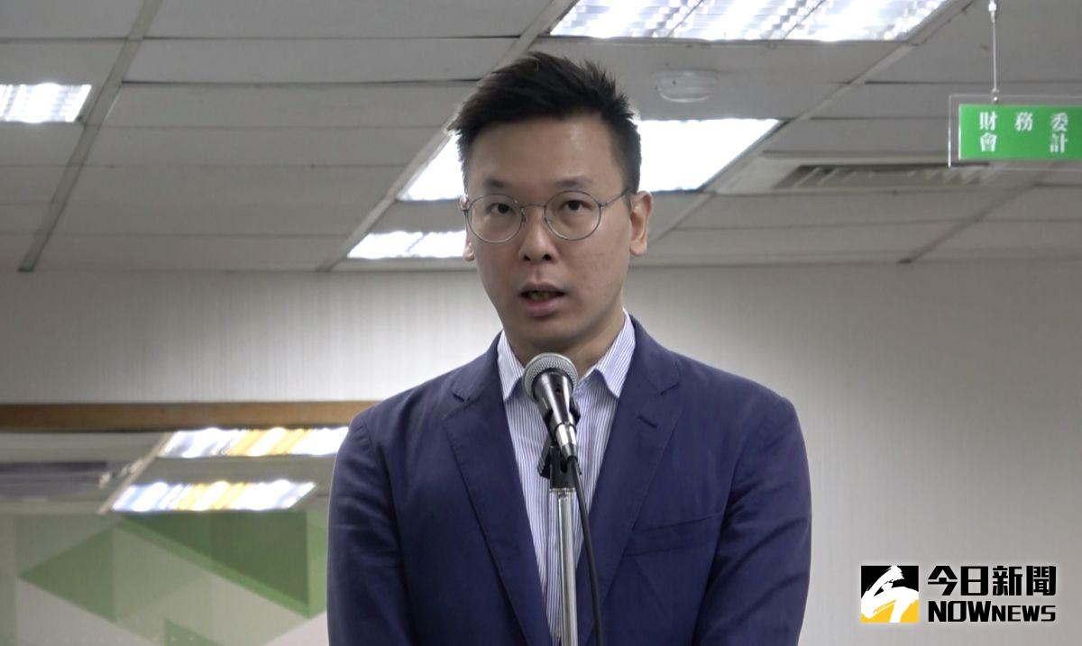 ▲媒體報導，民進黨副秘書長林飛帆可能空降北市黨部主委，林飛帆提出「三個沒有」否認此消息。（資料照片／記者陳明安攝）