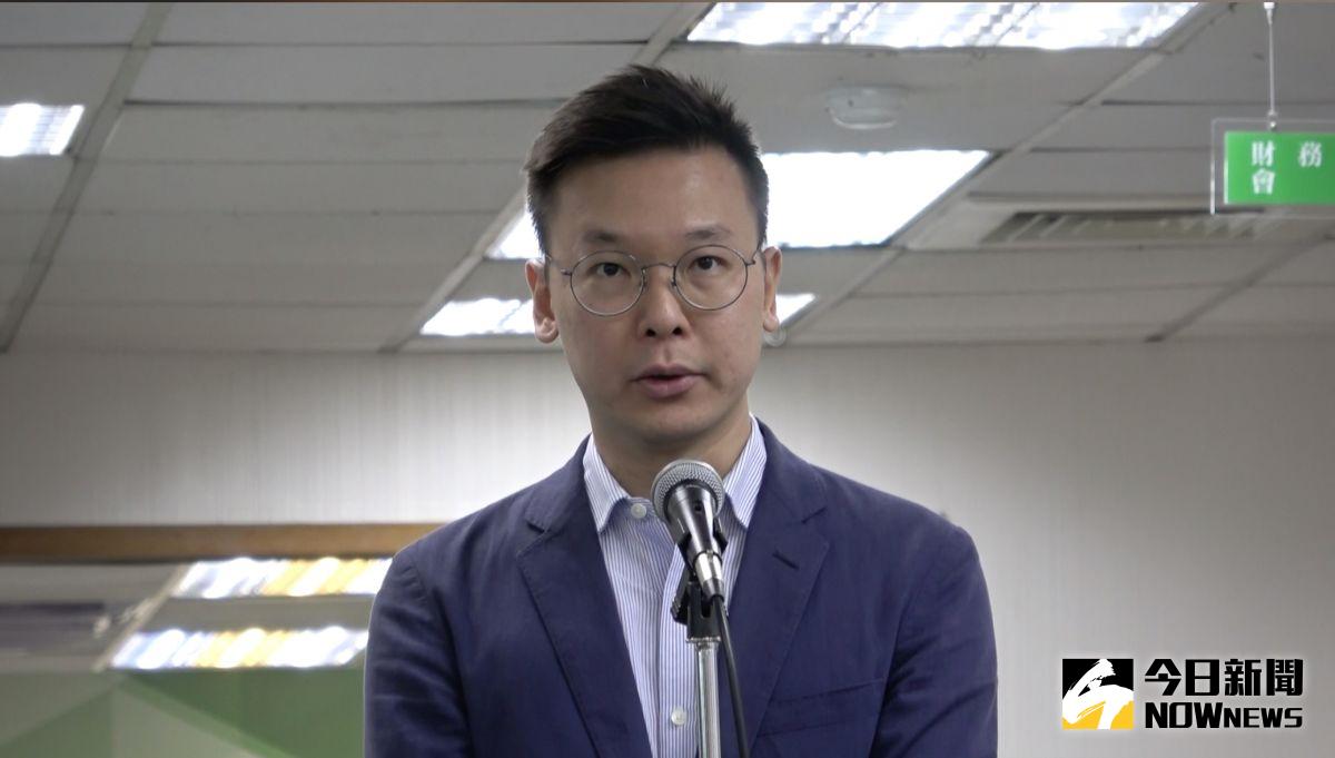 ▲國民黨8日呼籲民進黨副祕書長林飛帆為蔡政府開放美豬政策請辭。（圖／記者陳明安攝）