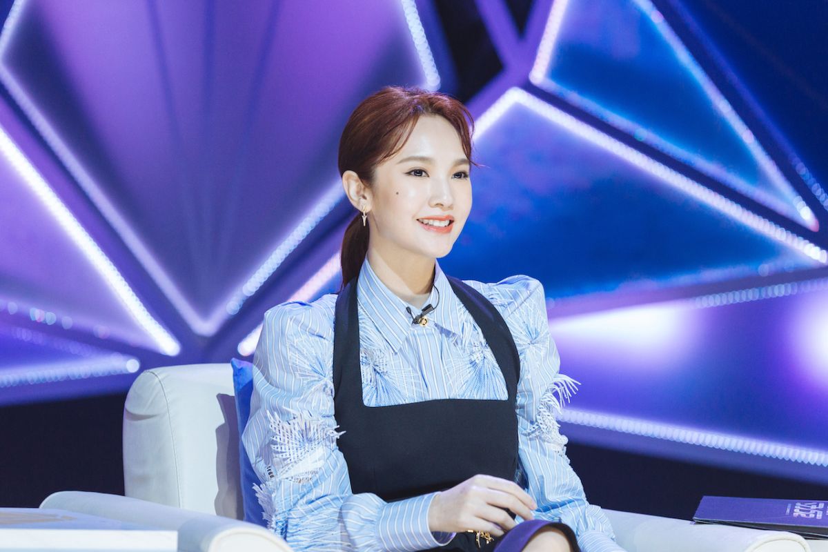 ▲楊丞琳認真指導選手。（圖／菱格世代DD52）