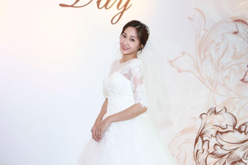 ▲邱子芯受封「新娘專業戶」。(圖