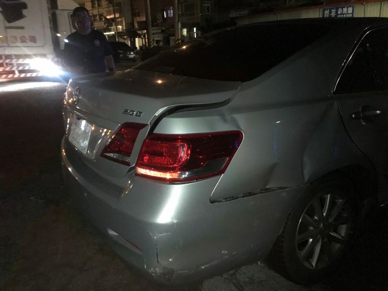 ▲國道三隊警方透過監視器蒐尋未果,今希望當時路過的車主提供線索,希望能揪出肇逃的駕駛到案。(圖/記者陳雅芳翻攝,2020.07.01)