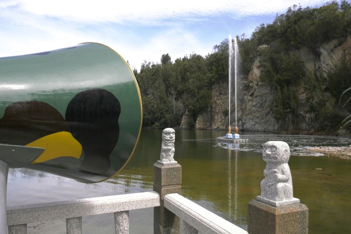 ▲全國首創互動式噴泉「喊泉」，今天金門南石滬公園正式啟用。(圖/記者蔡若喬攝)