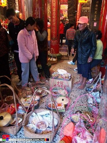 ▲信眾回到白沙屯拱天宮犒軍。(圖/白沙屯媽祖婆網站)