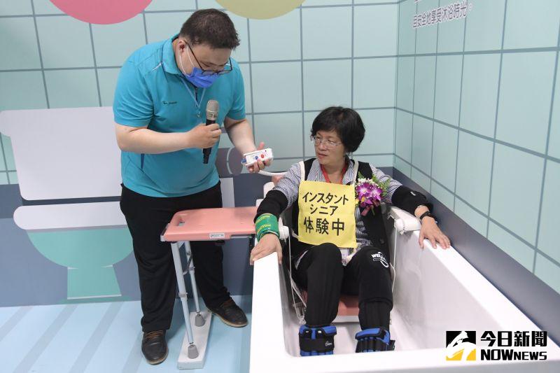 ▲結合老人照護產業實體展出多元無障礙空間、特殊照護設施。(圖/記者陳雅芳翻攝,2020.07.02)