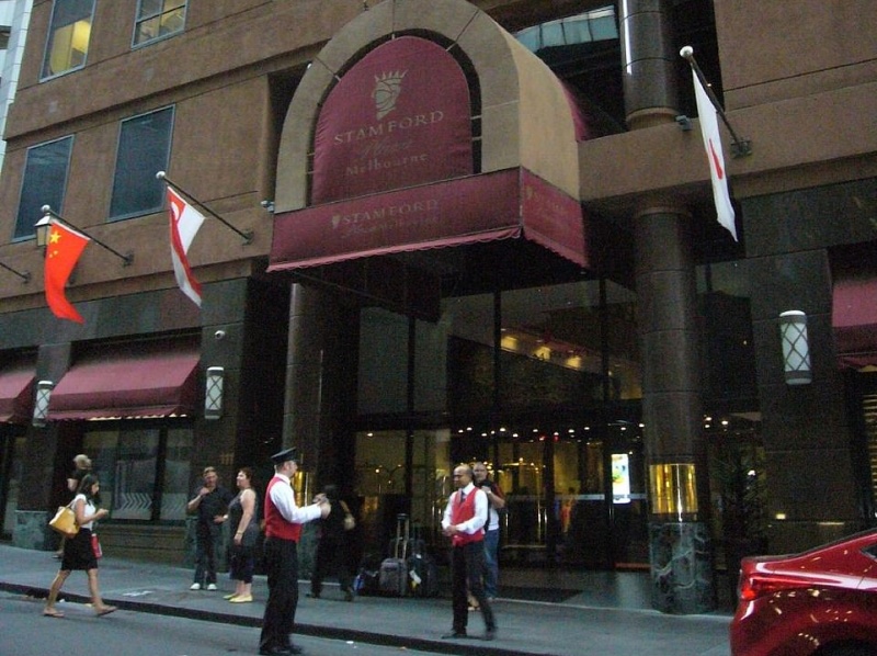 ▲澳洲防疫旅館發生多起新冠肺炎確診，當局正在調查是否與保全人員違規有關。（圖／翻攝自每日郵報）
