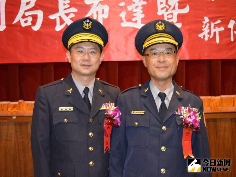 ▲新任第二分局分局長廖志明(右)與副分局長黃國欽(左)合影。(圖/記者郭政隆攝影2020.7.3)
