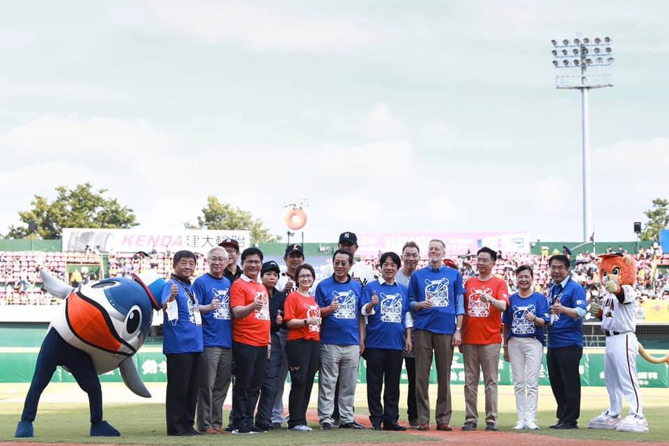 ▲副總統賴清德親自出席「美國日紅不讓」國慶慶祝活動，祝賀美國生日快樂。（圖／記者陳聖璋翻攝）