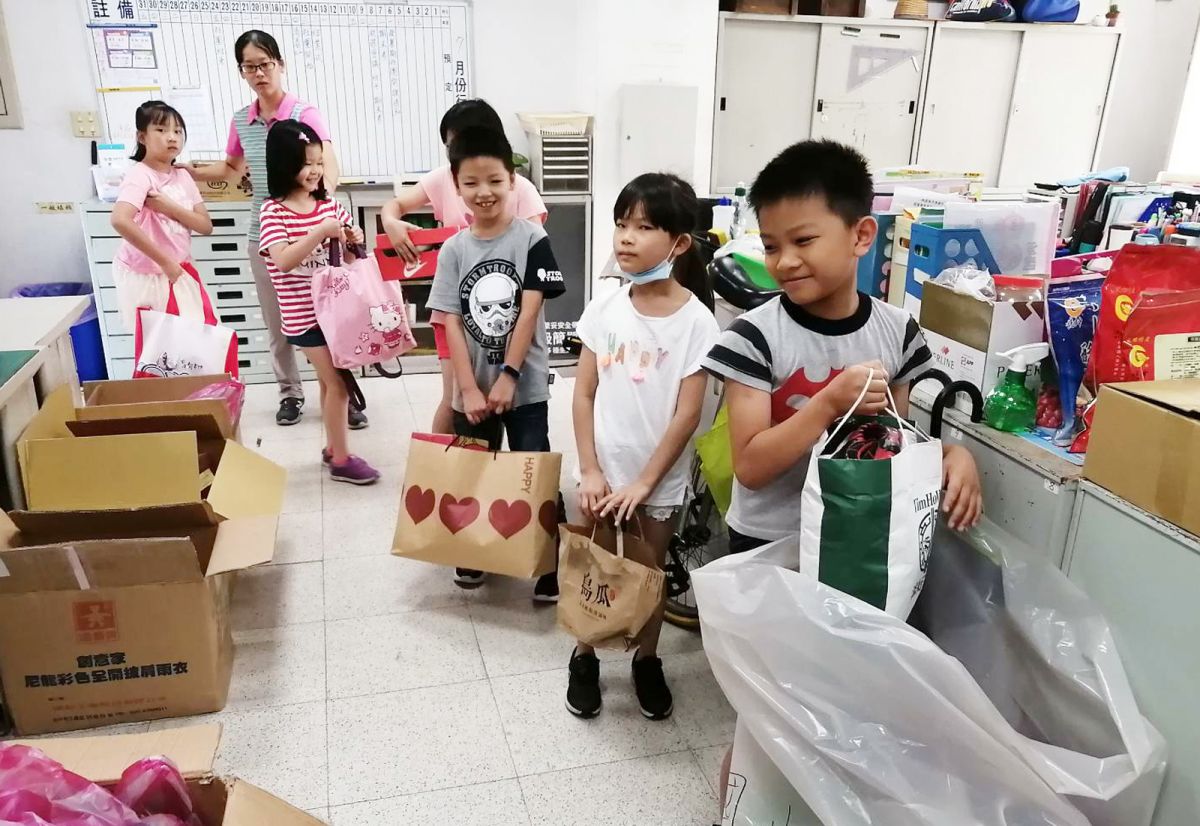 ▲幸福轉動系列-「舊鞋救命送愛到非洲」，第一階段校園募集已於6月22日到7月3日從桃園市內各級學校募集完成。（圖／平鎮家長會長協會提供）