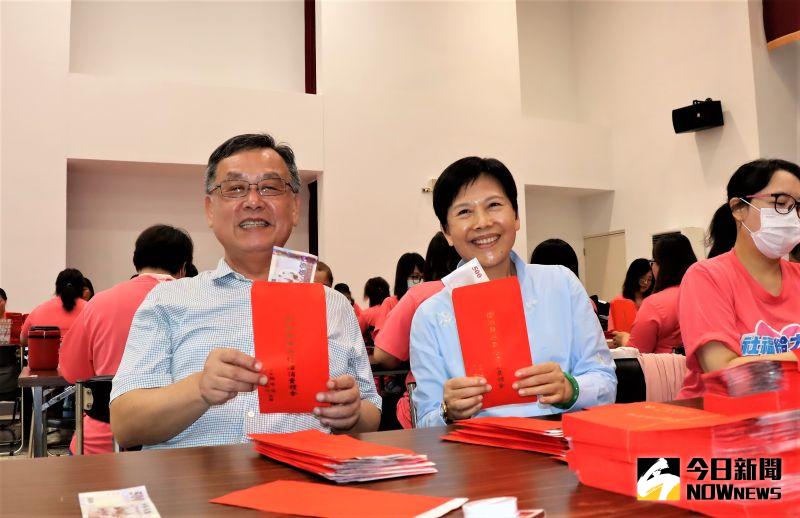 ▲預計禮金領取期限將自109年7月8日起至10月1日止,將委託由各村(里)幹事發放。(圖/記者張塵攝,2020.07.06)