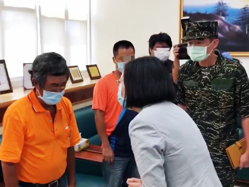 ▲蔡英文也指出,上兵蔡博宇的父親去年因為妻子過世,今年兒子又離開讓他非常傷心,已請蔡博宇的哥哥好好照顧他父親。。(圖/記者郭俊暉翻攝,2020.07.06)