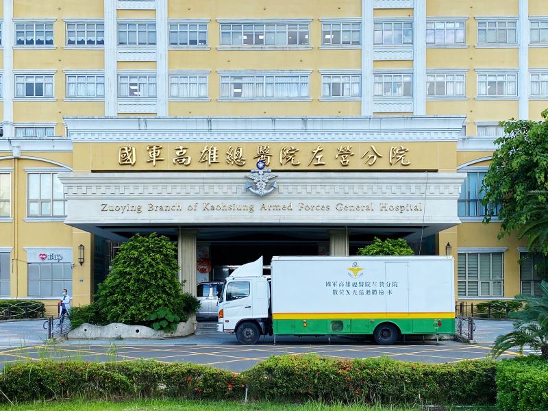 ▲總統蔡英文今(6)日趕赴國軍高雄總醫院左營分院慰問陸戰隊受傷的官兵及殉職家屬。(圖/記者張文晃攝,2020.07.06)