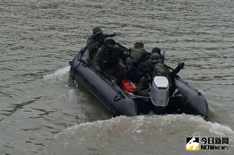 ▲海軍陸戰隊CRRC突擊艇。（圖／記者呂烱昌攝）