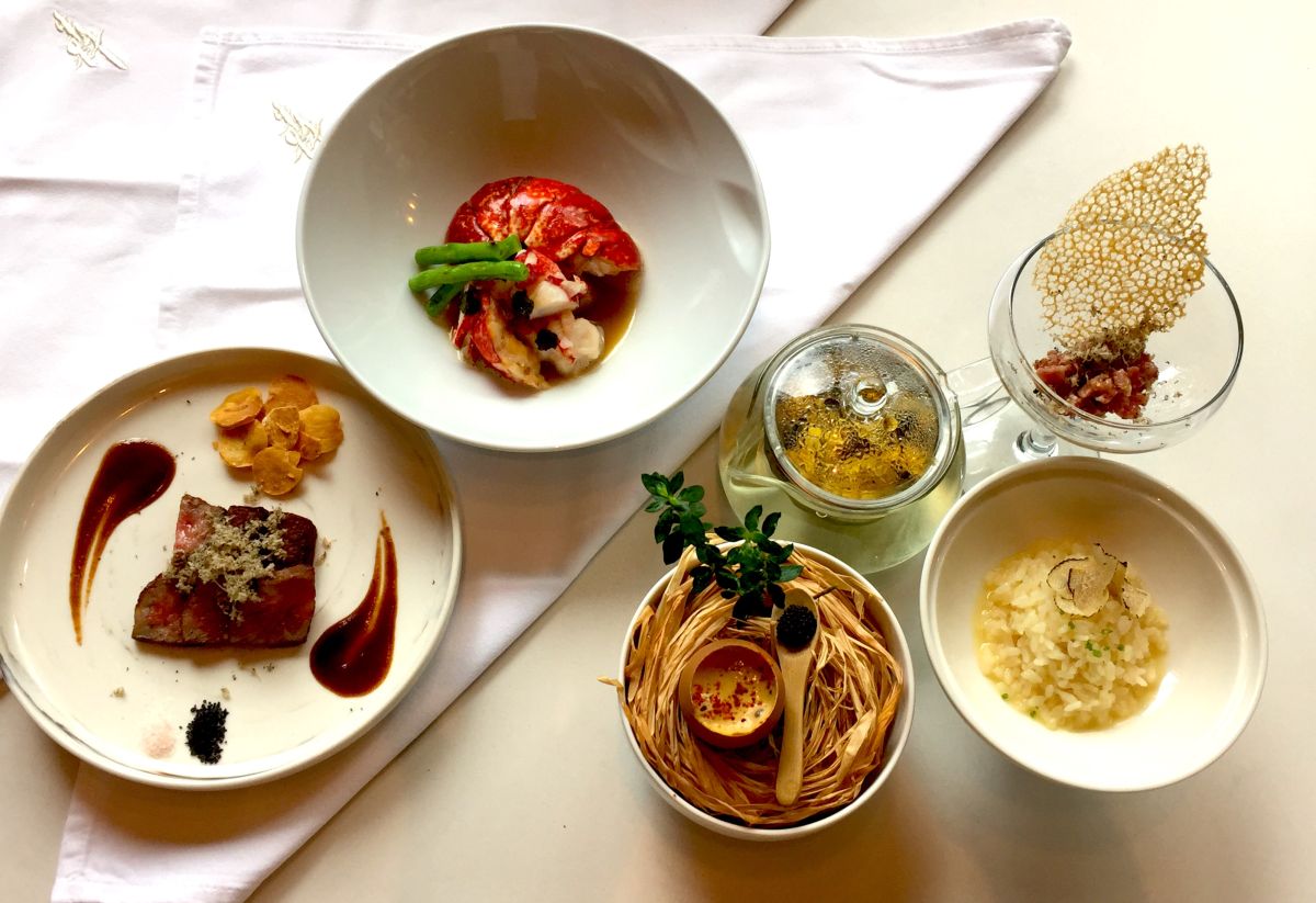 ▲老牌鐵板燒業者搭上振興風潮，在今（7）日釋出與法式料理結合的精緻鐵板燒，搭配現刨的法國夏季黑松露與頂級藍龍蝦。（圖／記者黃仁杰攝,2020.07.07）