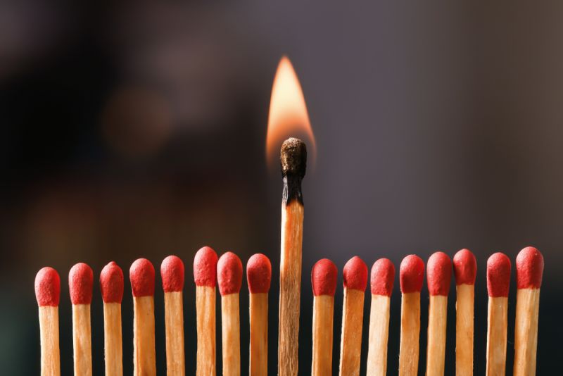 ▲為什麼白沙屯媽祖信徒進香回來要帶火柴。(圖/shutterstock)