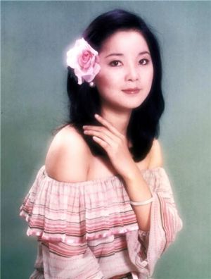 ▲鄧麗君講話很幽默。(圖/取自鄧麗君官方臉書) ▲鄧麗君講話很幽默。(圖/取自鄧麗君官方臉書)