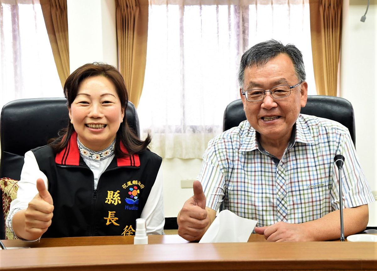 ▲花蓮縣長徐榛蔚率議員及企業人士一行21人抵澎勞軍，關懷花蓮子弟在澎湖服役情形，澎湖縣長賴峰偉身為地主表達熱忱歡迎之意。（圖／澎湖縣政府提供）