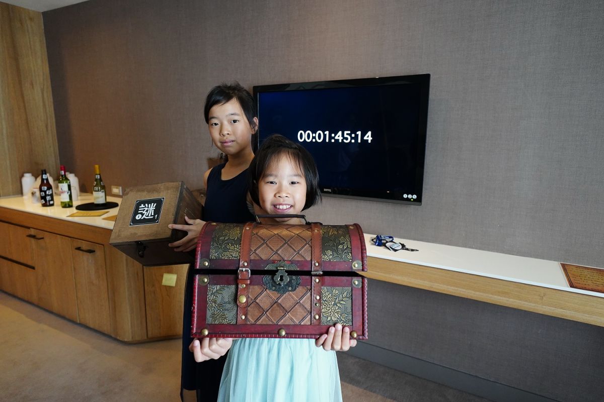 ▲新竹老爺推出「FUN暑假 老爺好好玩」，不用出國、也能感受到來自國外「沈浸式劇場」的實境解謎遊戲魅力，類似「密室逃脫」的玩法，要讓消費者身歷其境零距離。（圖/記者金祐妤攝,109.7.8）