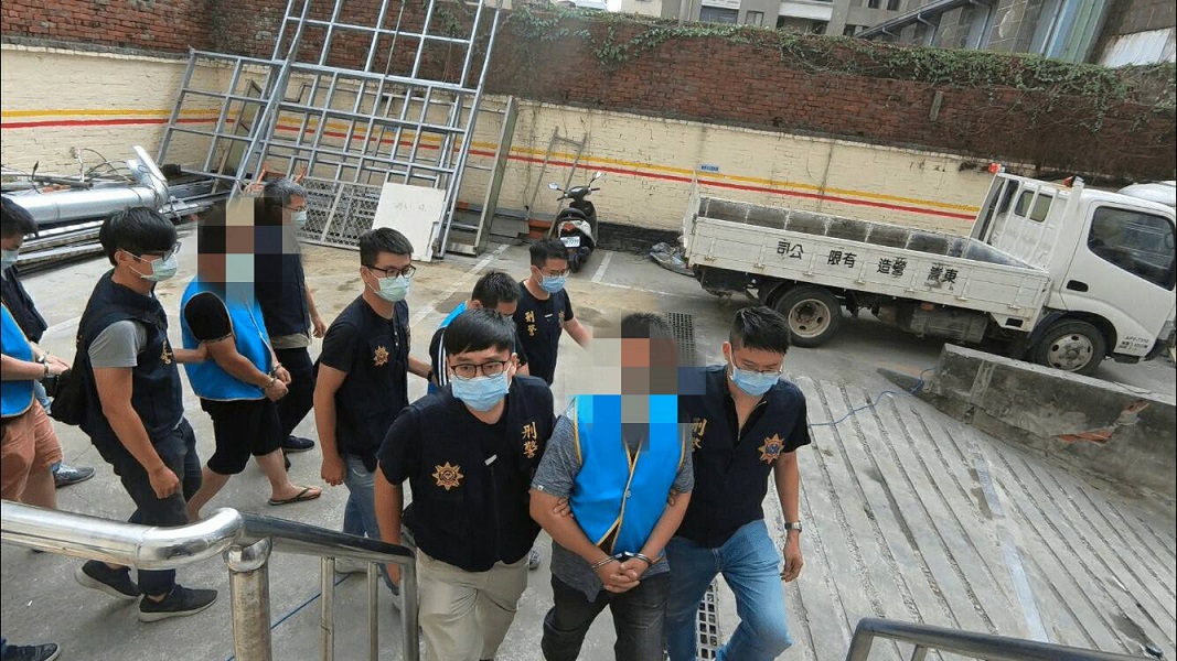 ▲中警掃黑逮捕犯罪集團。(圖/記者鄧力軍翻攝 )