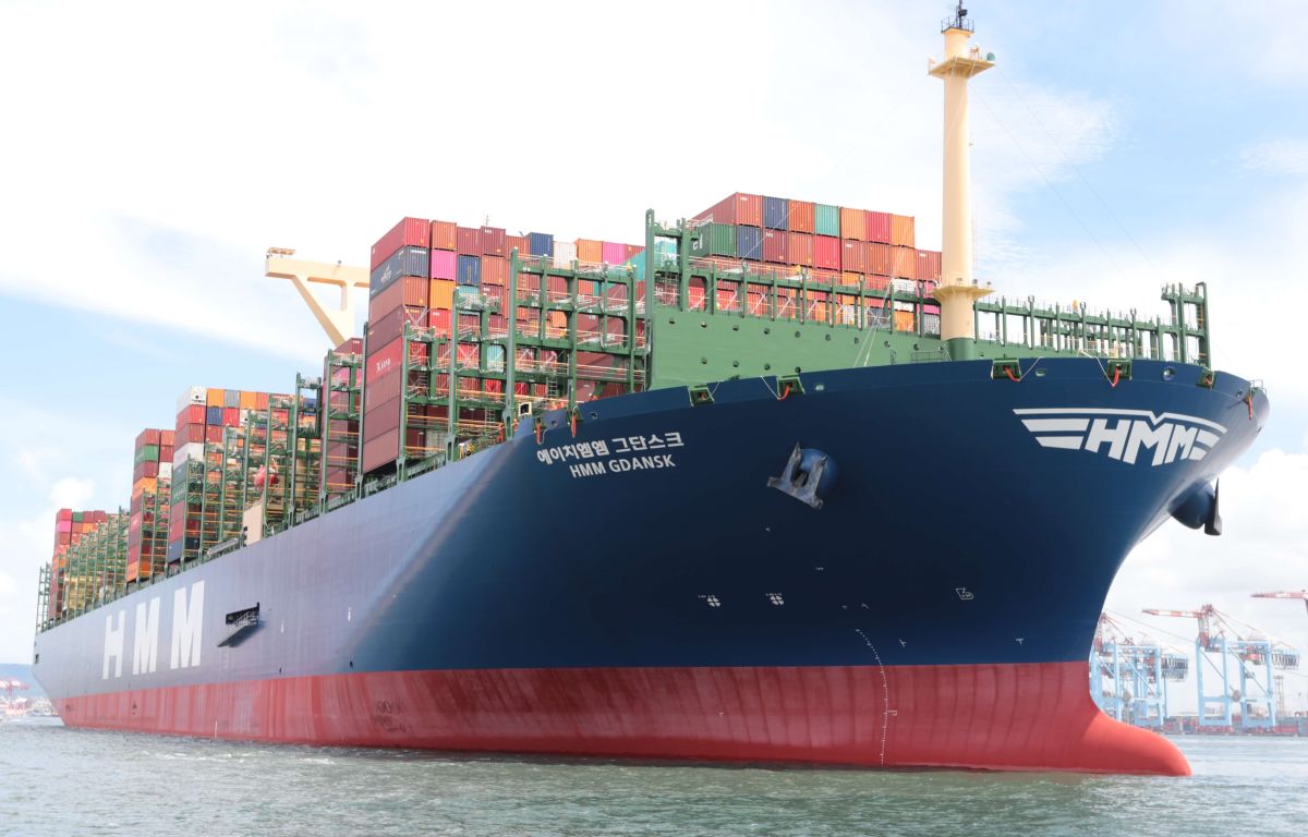 ▲巴拿馬籍韓遠格但斯克號貨櫃輪首航高雄港。(圖／記者黃守作攝，2020.07.09)