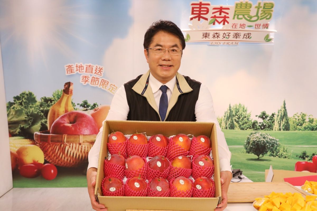 ▲台南市長黃偉哲9日上電視購物節目賣芒果，短短30分鐘內完銷7,500台斤。（圖／台南市政府提供）