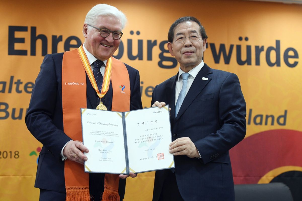 ▲首爾市長朴元淳（右）驚傳失蹤。（圖／美聯社／達志影像）