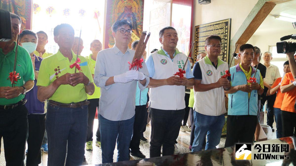 ▲陳其邁今（10）日下午三點到竹後保安宮參香祭拜。（圖／記者鄭婷襄攝，2020.07.10）