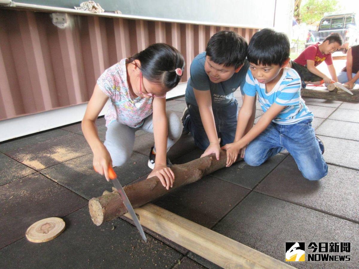 ▲從認識木頭開始，從家鄉到世界各國的木頭。（圖／記者陳雅芳攝，2020.07.10）