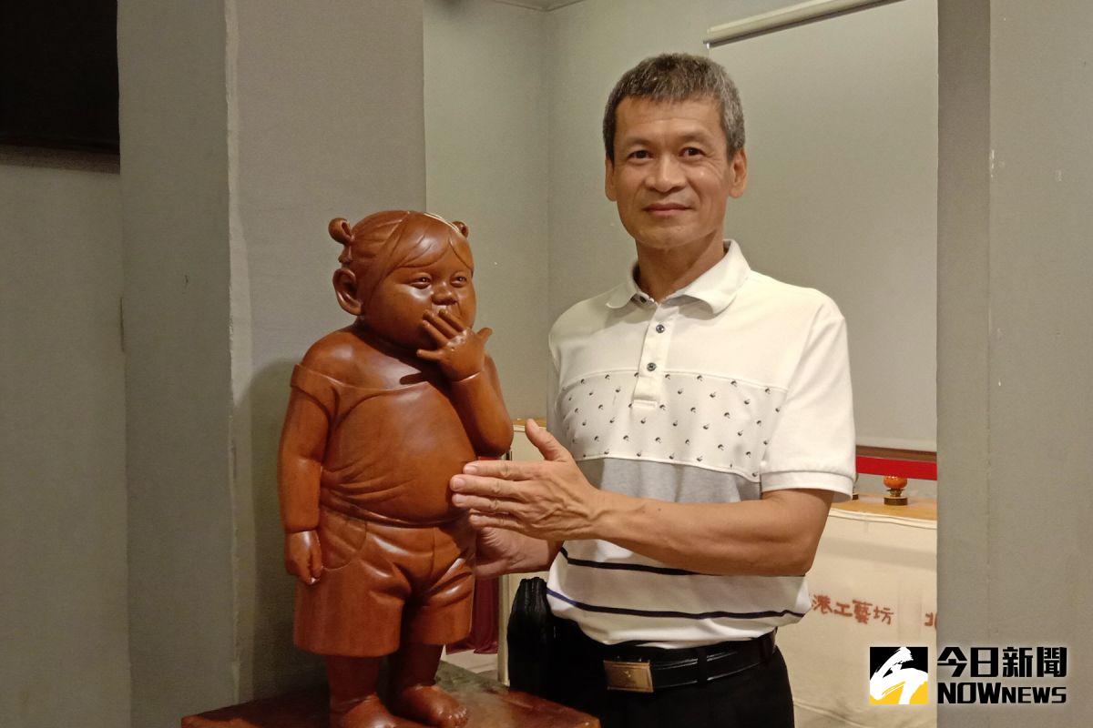 ▲木雕工藝師丁宗華用歡喜心「雕出內心的夢」。（圖／記者洪佳伶攝,2020.07.11）