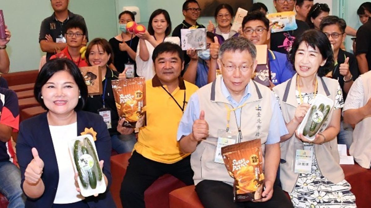 ▲台北市長柯文哲與夫人陳佩琪11日到雲林交流市政，圖左為雲林縣長張麗善。(圖/台北市政府提供)