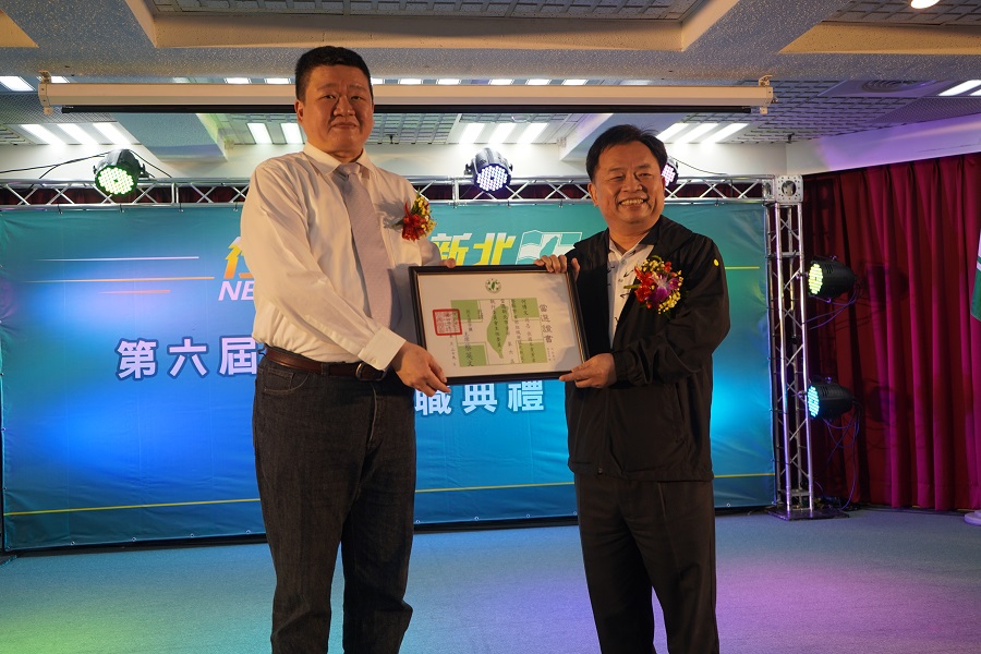 ▲新北市議員（左）何博文正式接任民主進步黨新北市黨部主任委員。（圖／民主進步黨新北市黨部提供）