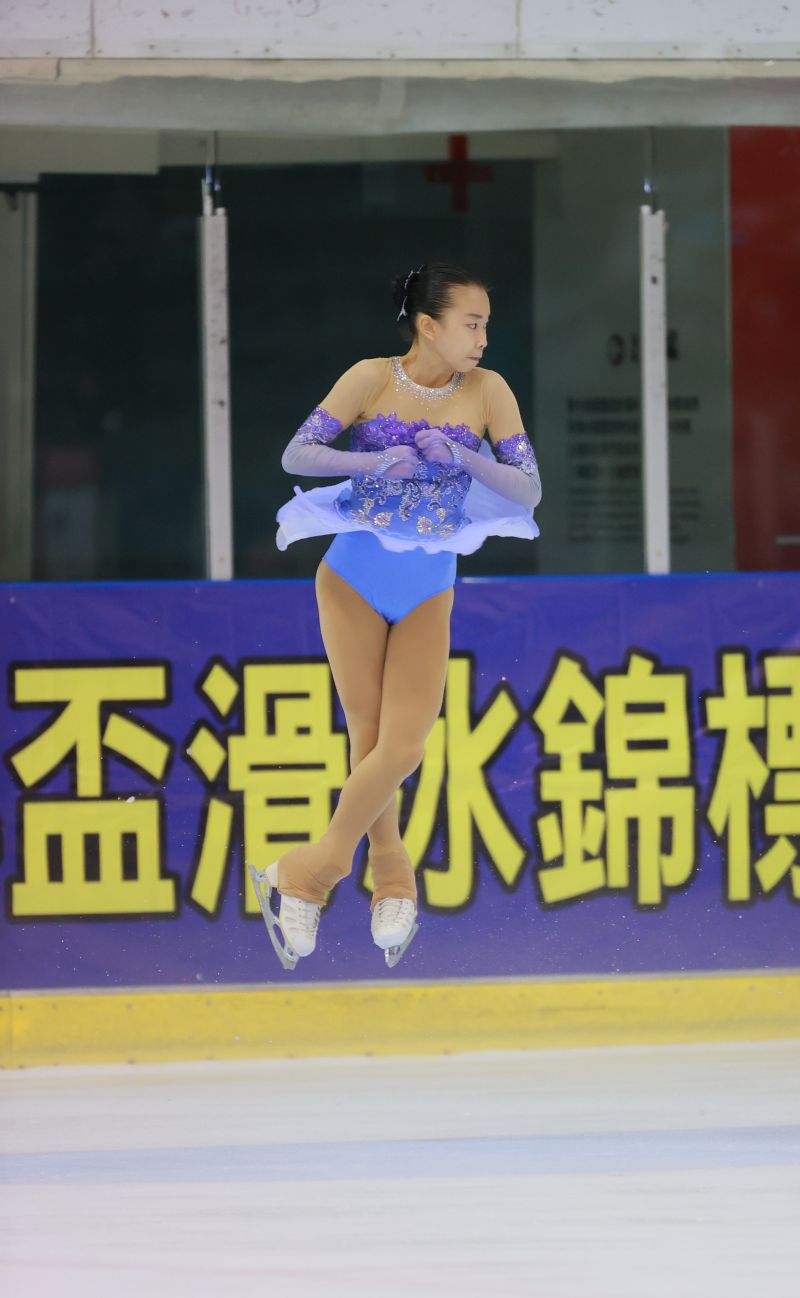 ▲109年台北市青年盃滑冰錦標賽,14歲女將丁子涵在藝術滑冰菁英青年組6度封后。(圖/艾格斯運動攝影公司提供)
