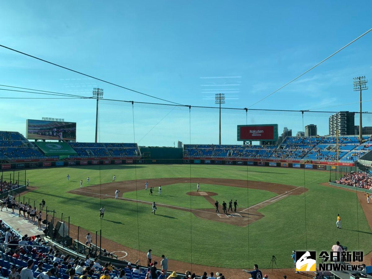 ▲樂天桃猿與中信兄弟之戰滿場。（圖／吳政紘攝）