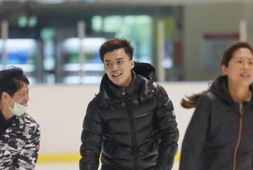 ▲109年台北市青年盃滑冰錦標賽，曹志禕(中)。（圖／艾格斯運動攝影公司提供）